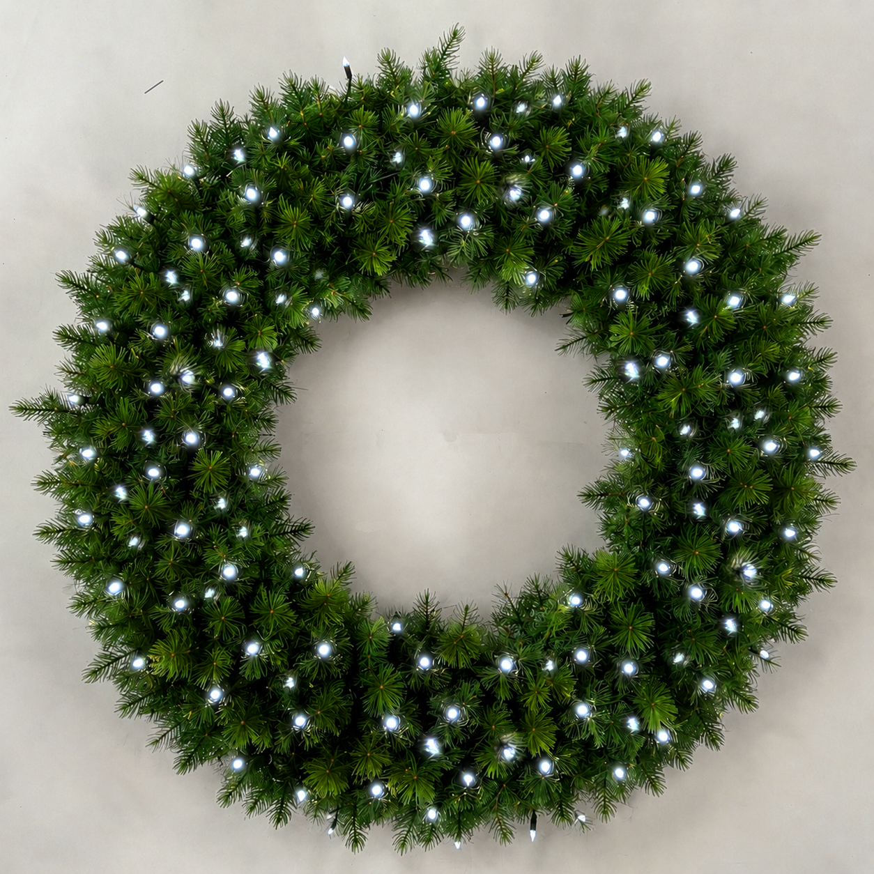 48Inch Pre-lit Wreath 160 2Chip Warm-White/Ice 20% Twinkling LEDs (Premium) - 1pc
