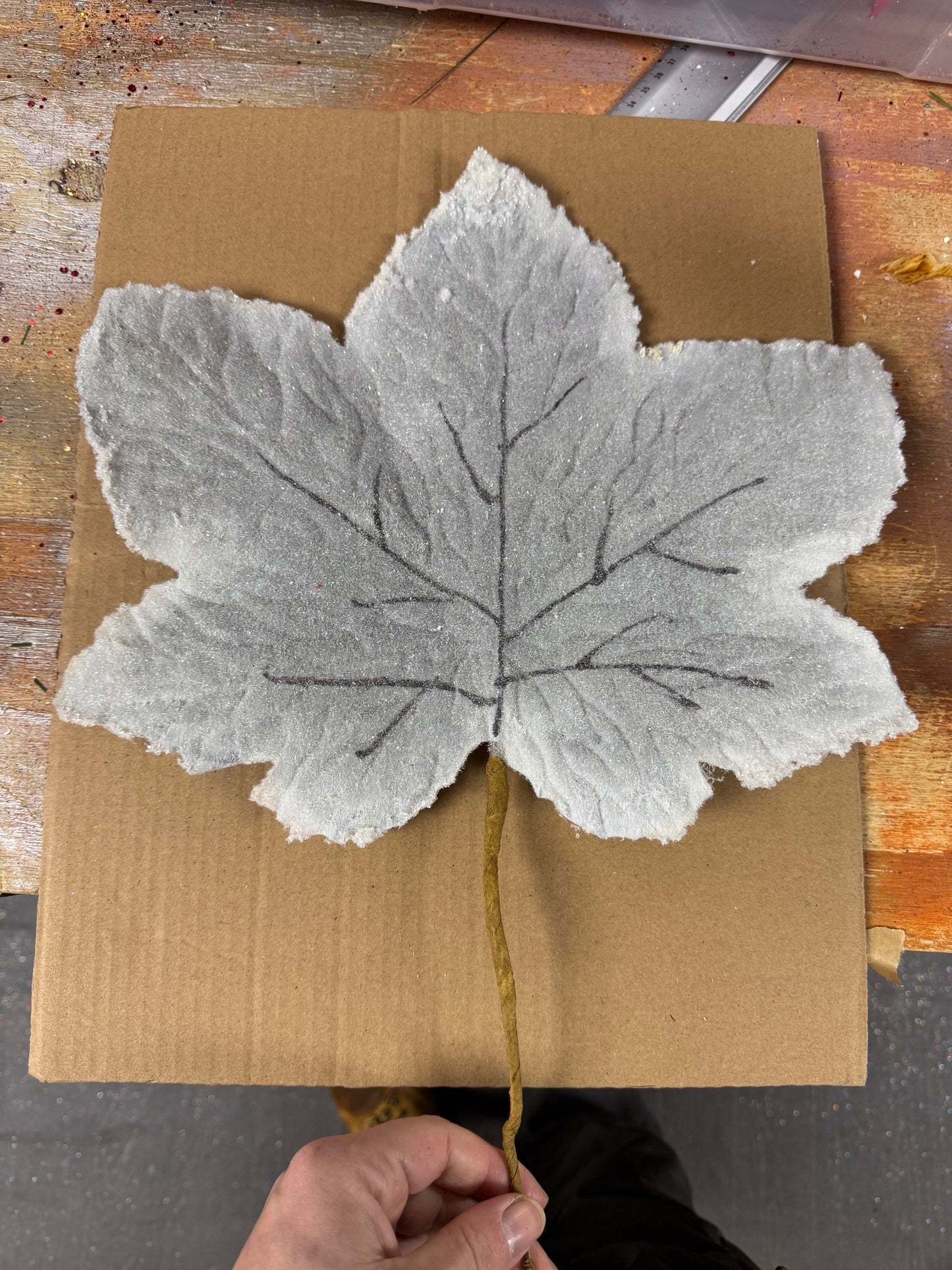 Frosted Maple Leaf Grey - Pack of 10